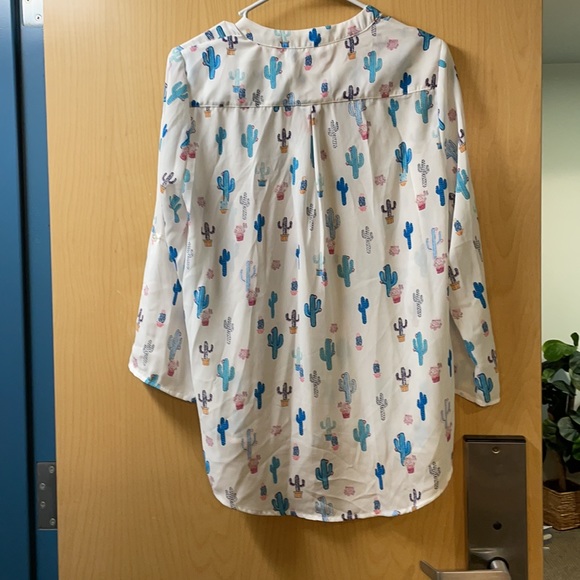 Women’s Blouse - Picture 6 of 7